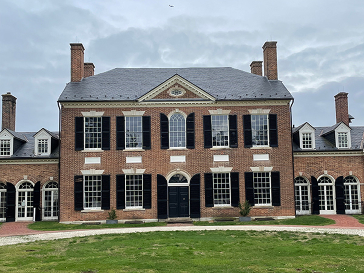 Architectural tour of the Woodlawn Mansion